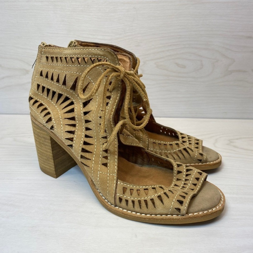 Jeffrey Campbell Womens 9 Sandals Booties Laser Cut Tan Suede Boho Block Heel